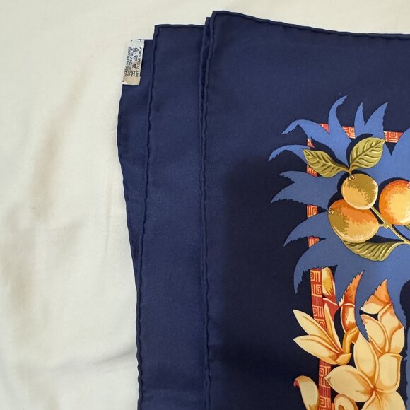 Vintage Hermes Paris Aloha '00 100% Silk Navy Blue Hawaiian Motif Signed Toutsy - Picture 11 of 12